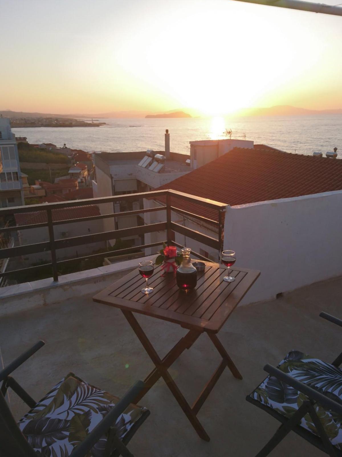 Sunny Family Apartment In Chania Close To The Sea Chrissi Akti Chania Exterior foto